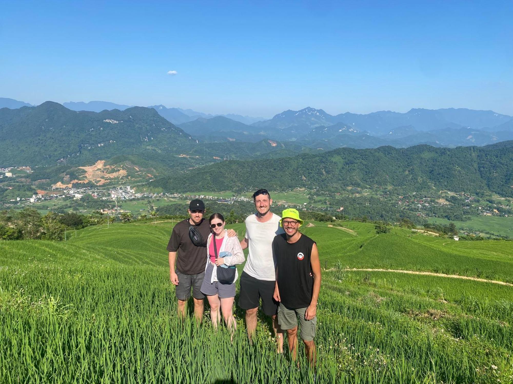 Odyssey Hostel, Tours & Motorbikes Rental Ha Giang Luaran gambar